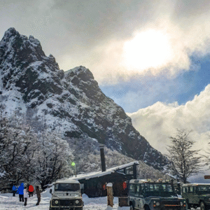 Refugio Roca Negra – Aventura & Sabores en la Nieve